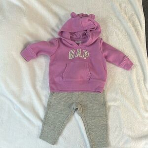 Baby Gap sweatsuit